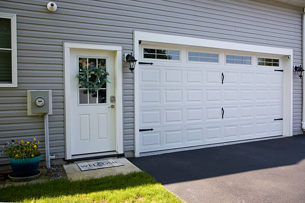 24/7 Emergency Garage Door Panel Replacement experts in Ilwaco, WA